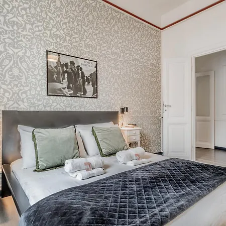 Giuliano * ローマ